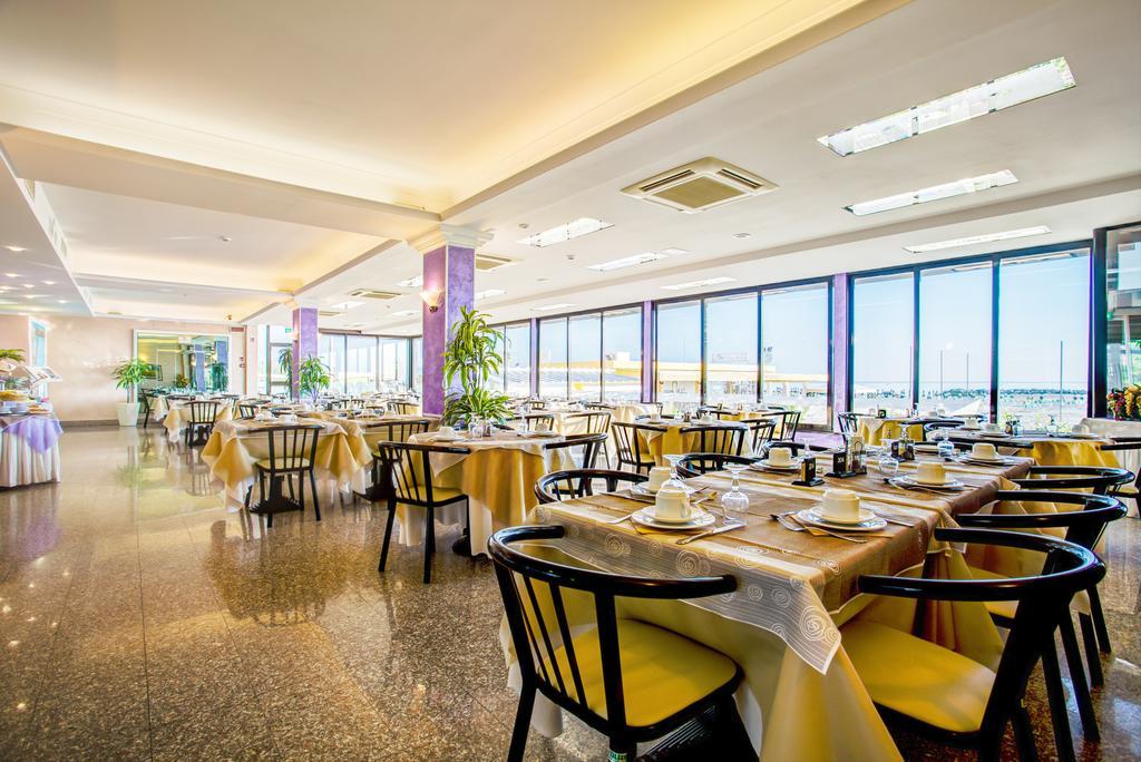 Hotel Caesar Paladium リミニ エクステリア 写真