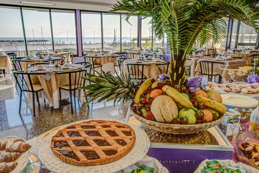 Hotel Caesar Paladium リミニ エクステリア 写真